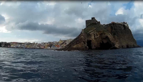 procida week end in barca a vela per ventotene